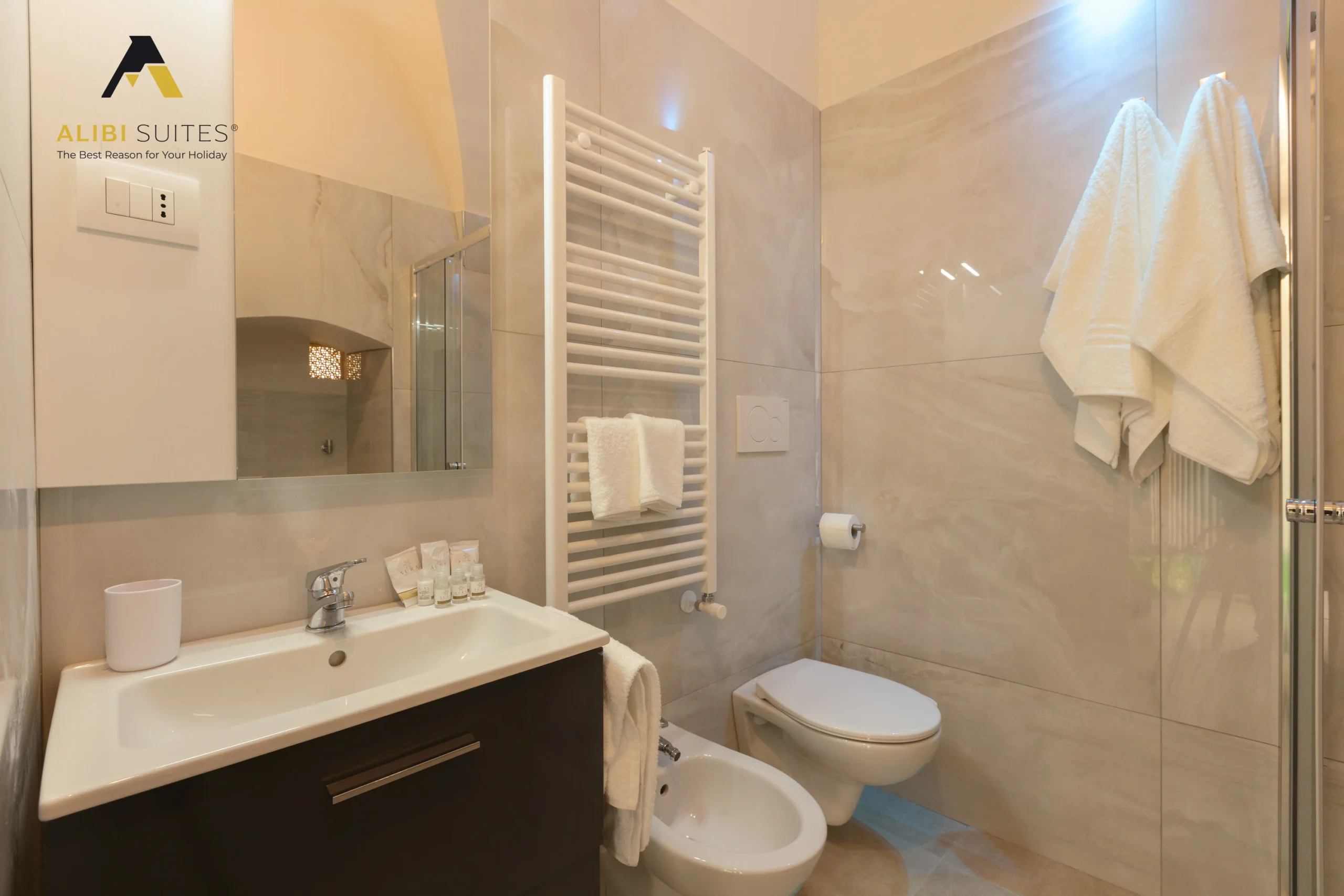 alibi suites-423